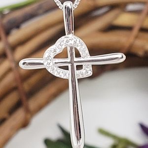 🆕️ 925 Sterling Silver Cross Heart CZ Pendant with 18" Box Chain